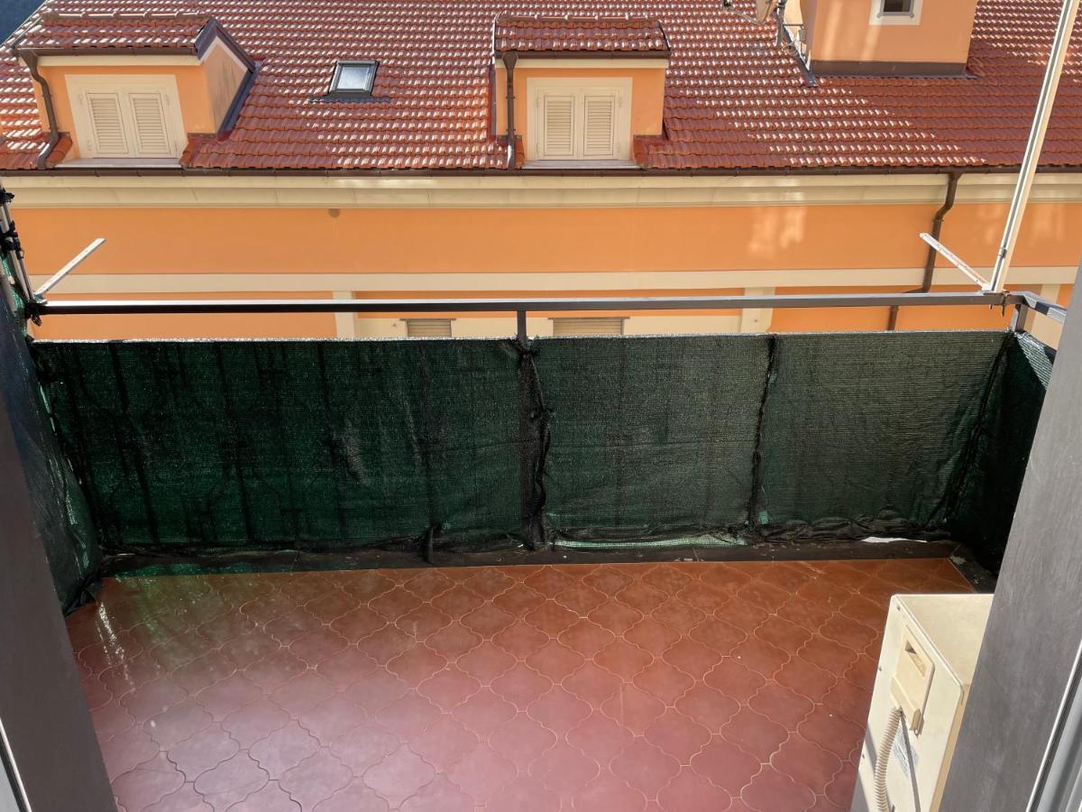 Bike & Sea Under Castle Dreams At Finalborgo Apartment Finale Ligure Exterior photo